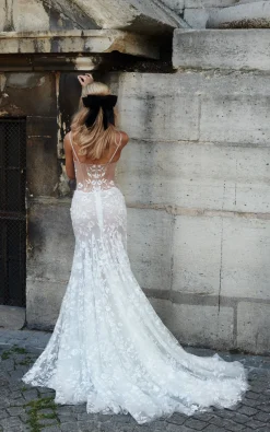 Adore
