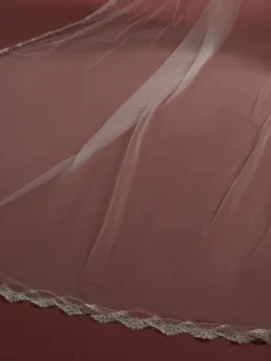 Finesse Veil