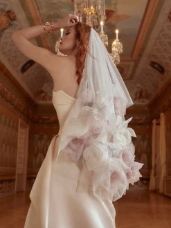Izzy Veil