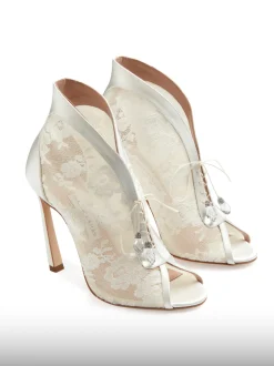 Lucinda Lace 105
