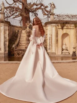 Noel Overskirt